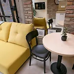 Apartment 27 Warna