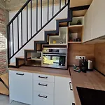 Apartment 27 Warna